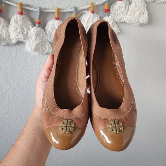 Tory Burch Jolie Leather Slip On Ballerina Flat Tan Brown Logo Casual 7 - Picture 1 of 10